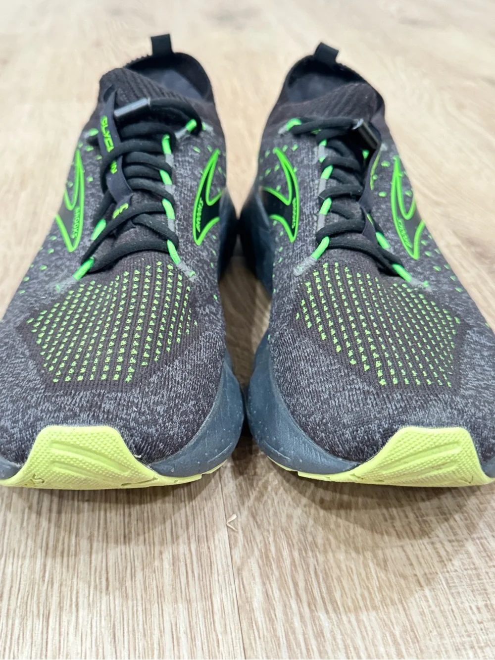 Brooks Glycerin 20 Men’s 10 Black Green Running Shoes Athletic Sneakers EU 44